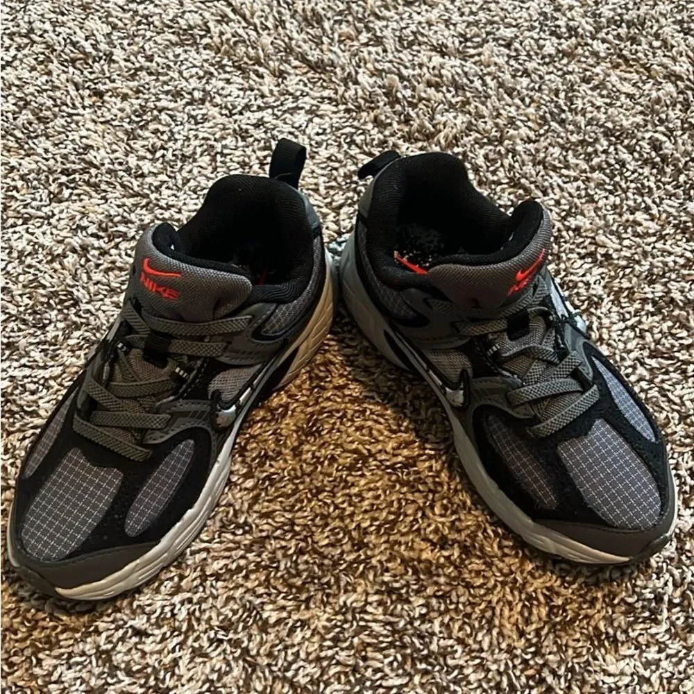 Nike Flex Runner 3 size 13c